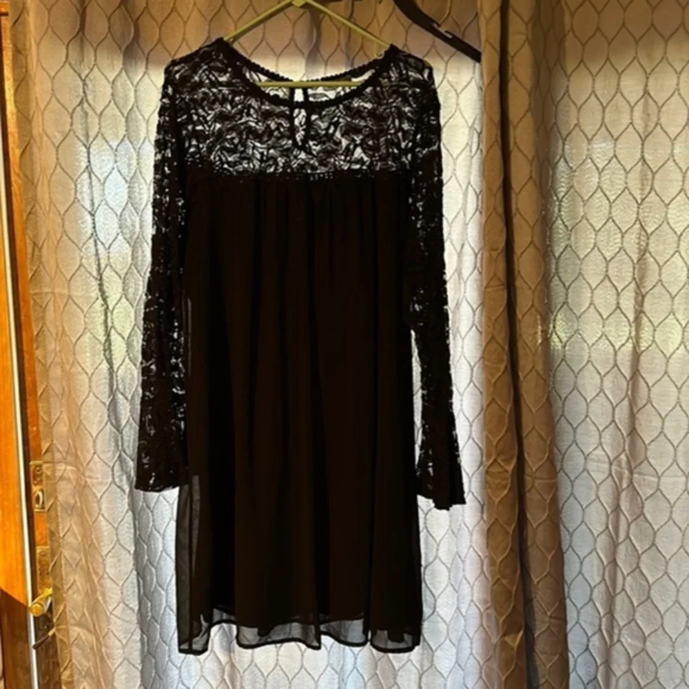 Dress - Picture 1 of 2